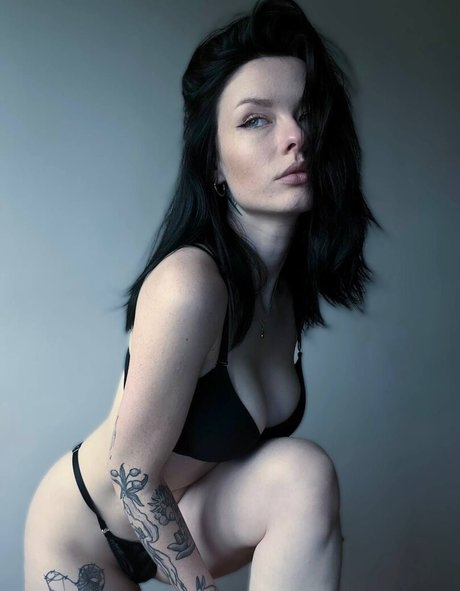 innervus HDポルノスター 写真