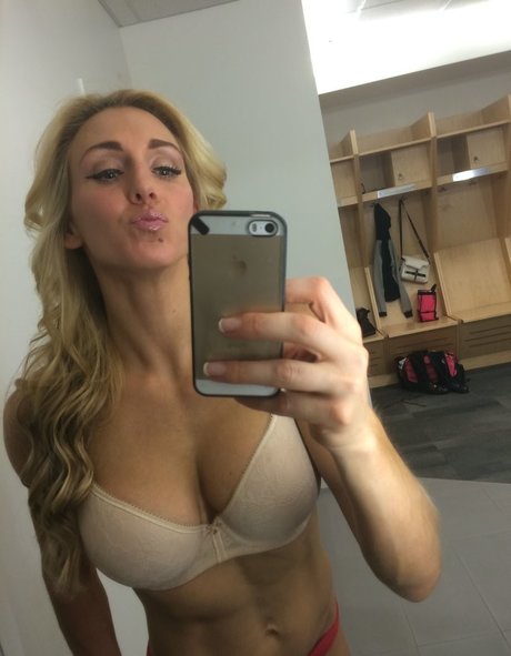 Charlotte Flair ホットなスター 画像