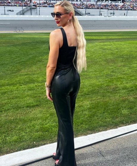 Charlotte Flair ホット女優 ギャラリー