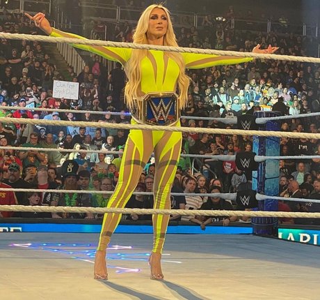 Charlotte Flair ポルノスター 画像