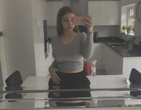 オタクなティーンのオンリーファンズ 可愛い 写真