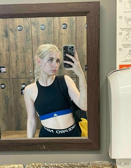 大学のオンリーファンズ 美しいヌード 写真