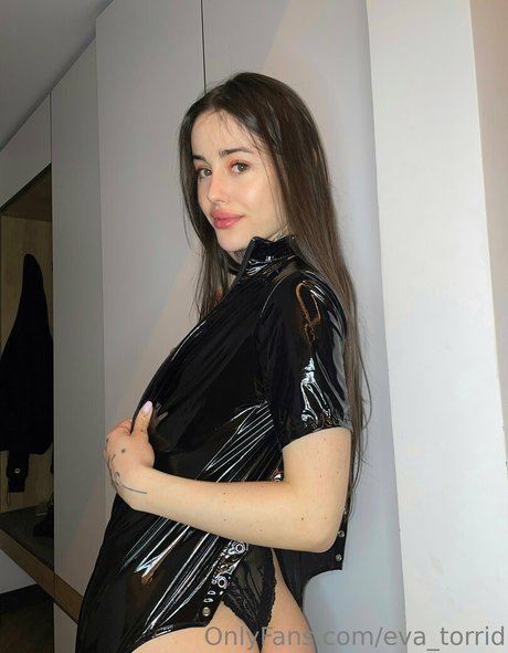 筋肉質な女性 オンリーファンズ アートポルノ ギャラリー