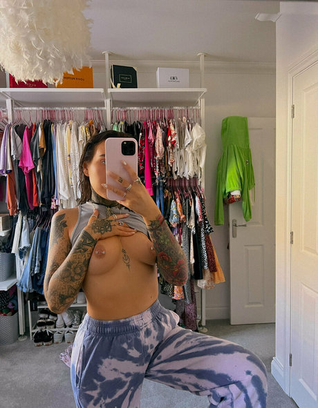 xxxameliarose 裸のポルノスター ギャラリー