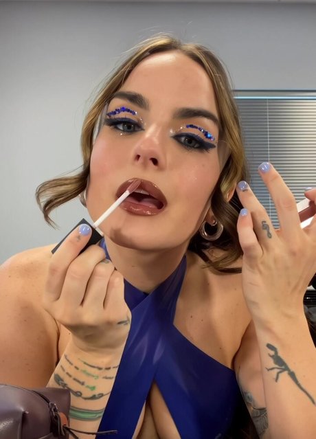 Jojo Levesque 裸のスター 写真