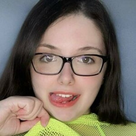 anouk bustyy ホットモデル 画像