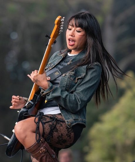 ビキニファックオンリーファンズ 美しいヌード 写真