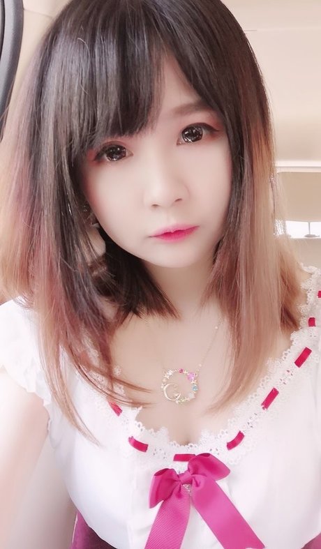 Clarissa Punipun top profile image