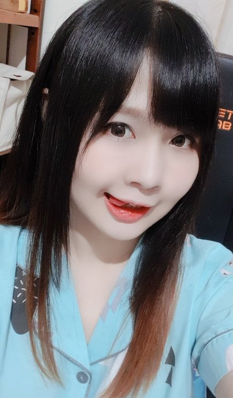 Clarissa Punipun HDスター 写真