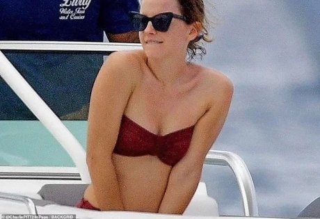 完璧なボディ オンリーファンズ セクシー裸 画像
