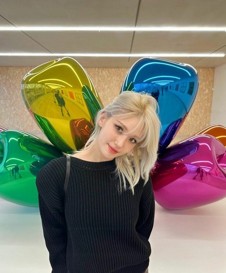 Jeon Somi ポルノスター 独占 写真