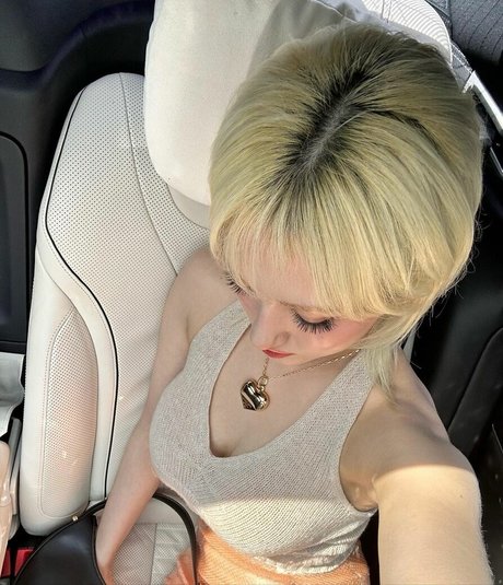 Jeon Somi 最高のポルノスター 写真