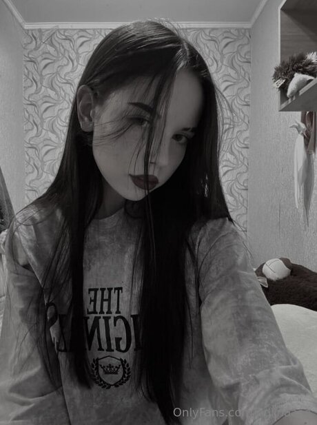 Polinaaaa ポルノ女優 写真