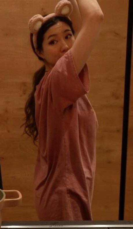 オナニー 潮吹き オンリーファンズ 美しい裸 写真