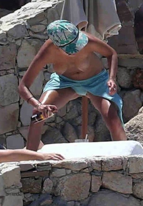 バニーオンリーファンズ ポルノグラフィック 写真