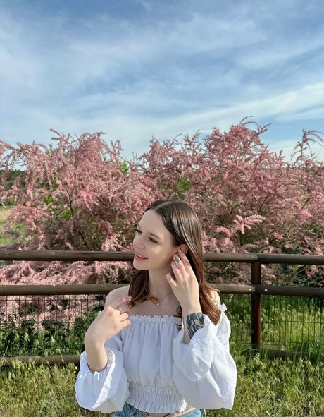 黒のランジェリーオンリーファンズ xxx 写真