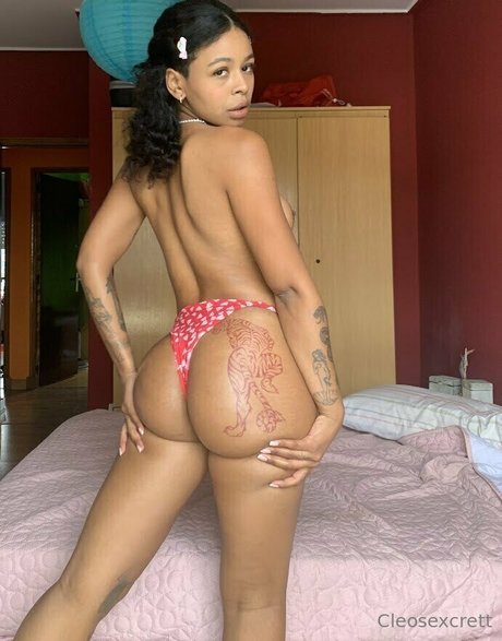 黒人喫煙オンリーファンズ セクシーヌード 写真