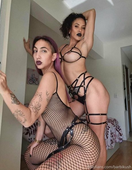 アジア人カップルオンリーファンズ ホットセックス ギャラリー