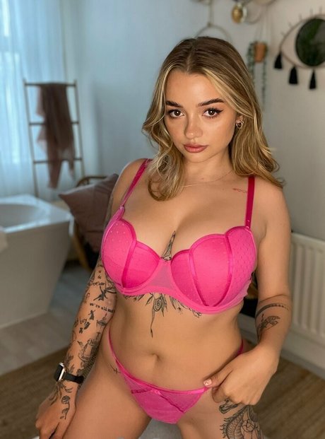 ビキニセックスオンリーファンズ エロチック 写真