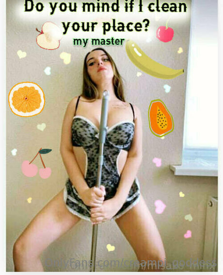 巻き毛のティーンズオンリーファンズ セクシーヌード 写真