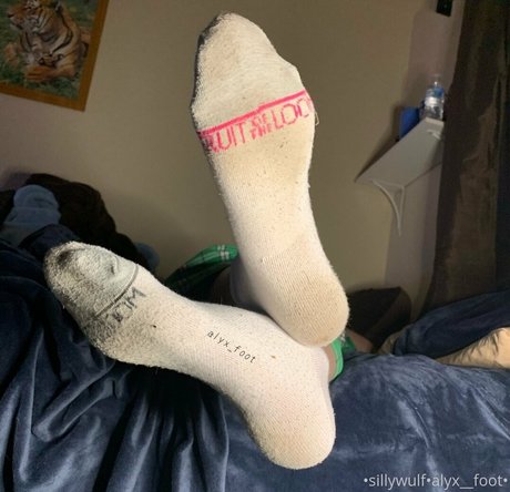 tinykittie アートモデル 写真