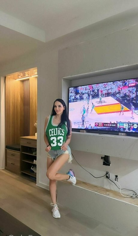 巨乳クーガーオンリーファンズ トップ ギャラリー