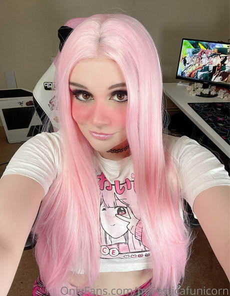 majesticafunicorn 裸のポルノスター 写真