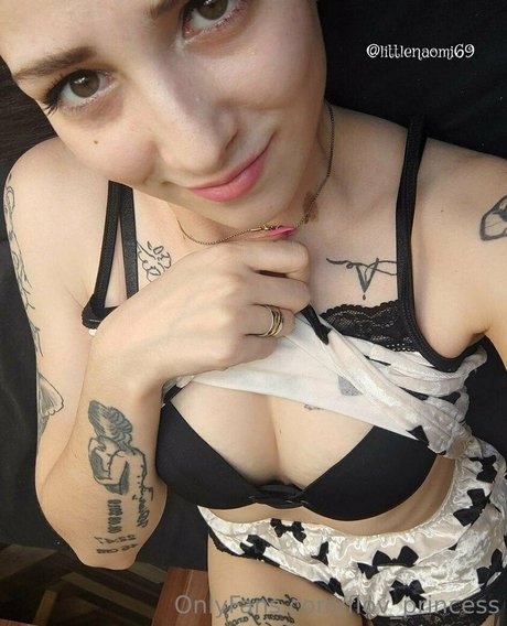 ファイトオンリーファンズ ヌード 写真