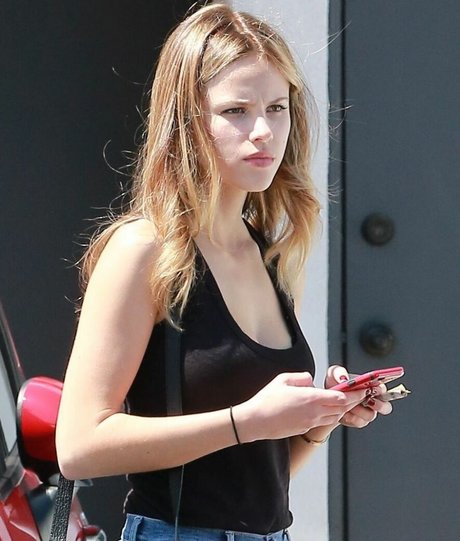 Halston Sage ホット女優 写真