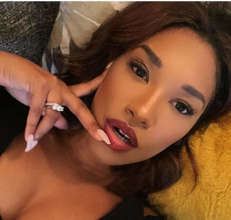 Candice Patton ポルノ女優 画像