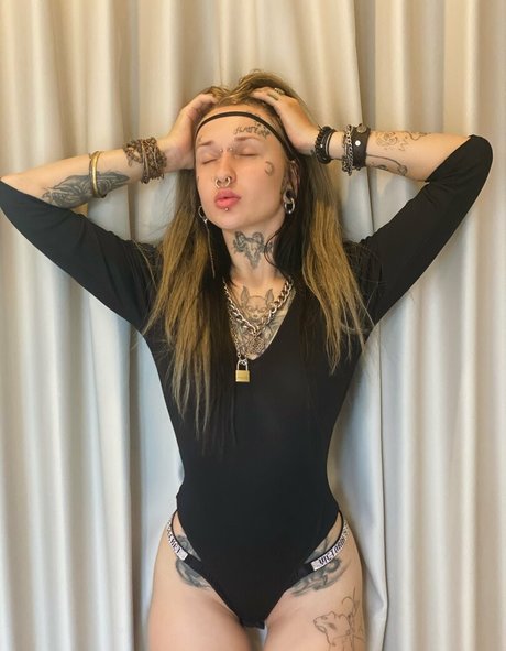 フェラチオ 射精 オンリーファンズ アート裸 写真