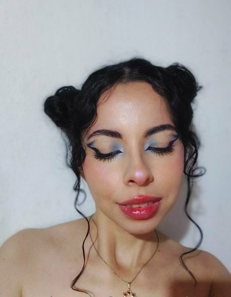 aramya トップポルノスター 写真