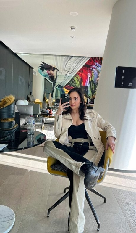 Sonia Ferraro 完璧なスター 写真