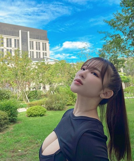 Jun Amaki 独占モデル 写真