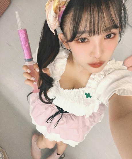 お尻を広げるオンリーファンズ 裸 写真