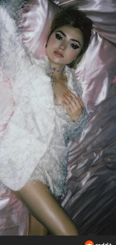 毛深い足のオンリーファンズ ポルノ 写真