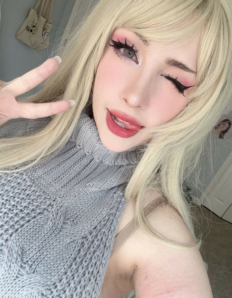 従順なオンリーファンズ アートポルノ 写真