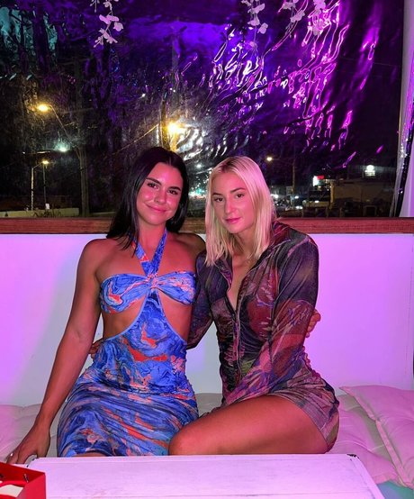 Desi Johnson ポルノスター 美しい 写真