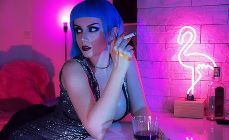 Ezy Summers Cosplay かわいいポルノスター 画像