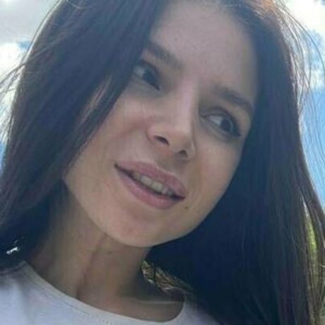 18ヌードオンリーファンズ セクシー 写真