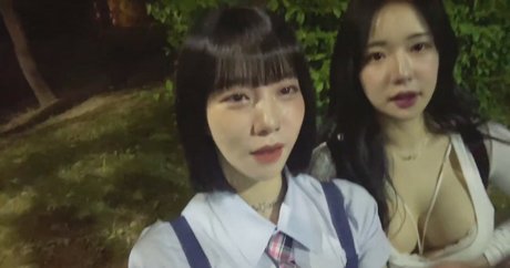 いたずらなオンリーファンズ セクシーヌード 写真