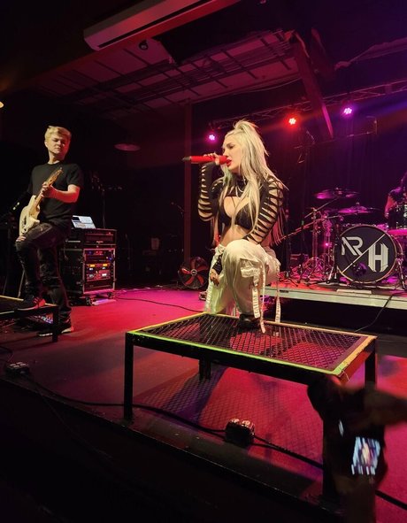 オンリーファンズでオナニーする 無料ポルノ 写真