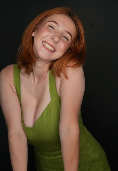 MeganBitchell エロティックモデル 写真