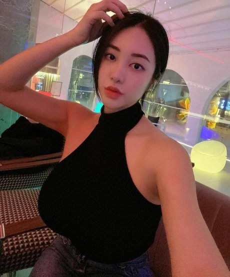 巨根アナルオンリーファンズ セクシーヌード 写真