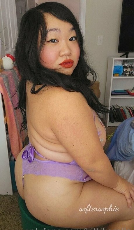 毛深い足のオンリーファンズ セクシー裸 写真