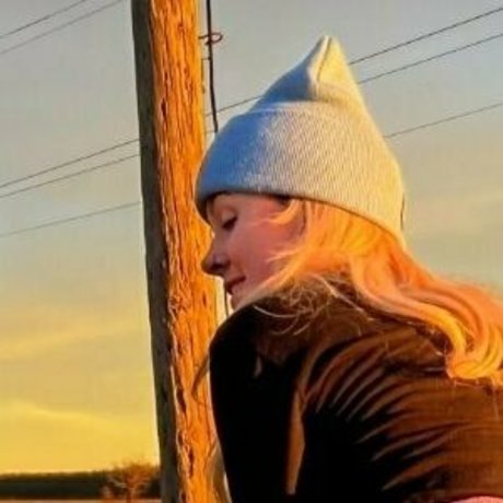 ティーンフィンガリングオンリーファンズ ポルノ ギャラリー