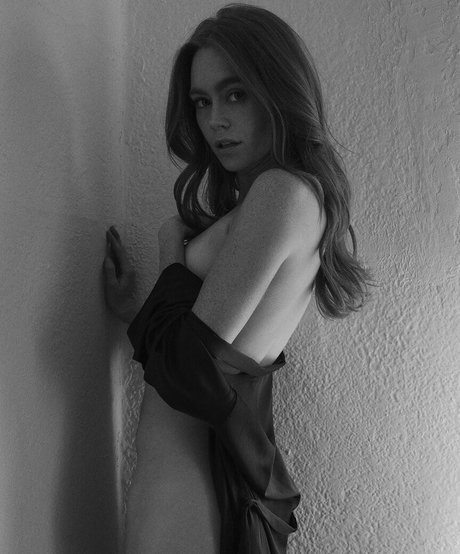 Holly Hicks スター ヌード ギャラリー