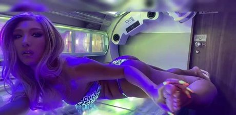 曲線美の裸オンリーファンズ 美しいヌード ギャラリー