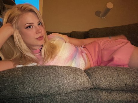 ナチュラルガールズオンリーファン セックス 画像