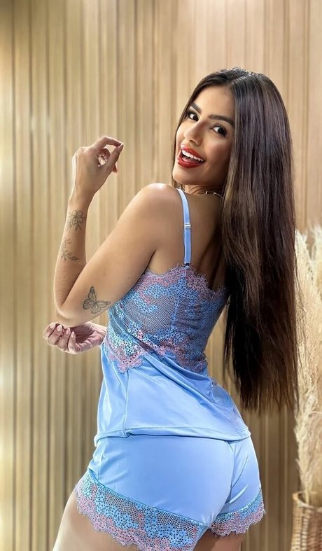 Iuly Lima ヌードモデル 写真